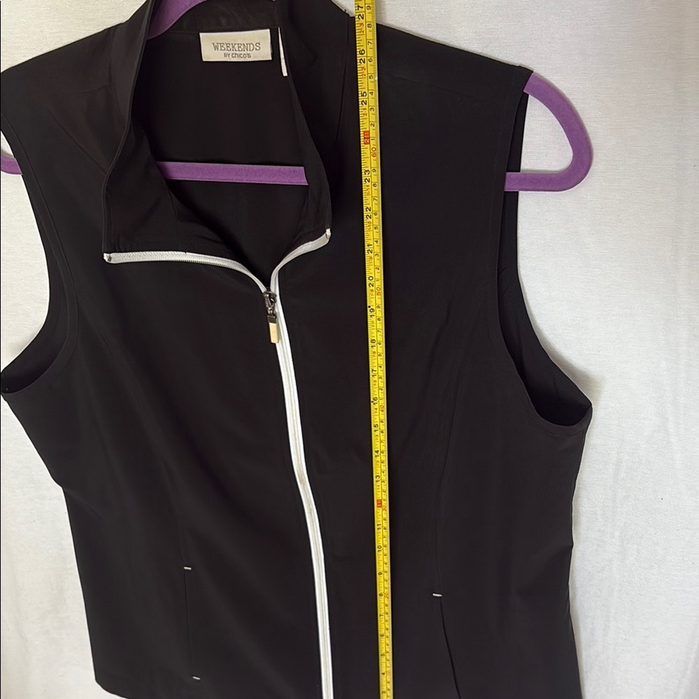 Weekends by Chicos Black Lightweight Athleisure Vest - Size 2.0 - Picture 10 of 10